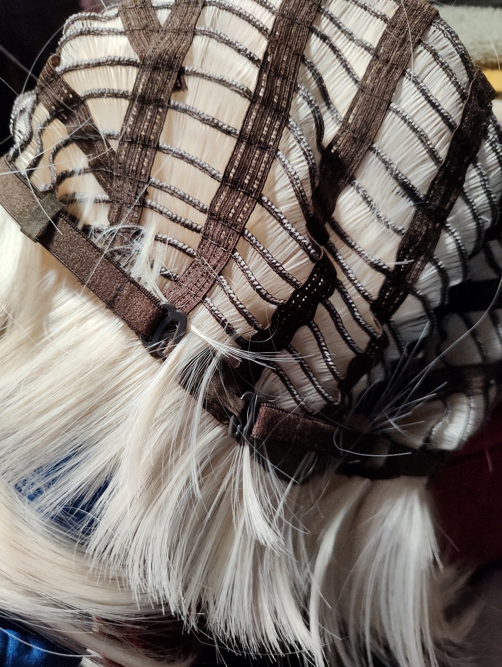 Blonde Short Layered Bob Wig - Sleek Platinum W/ Natural Dark 'roots' NWOT - Picture 11 of 14